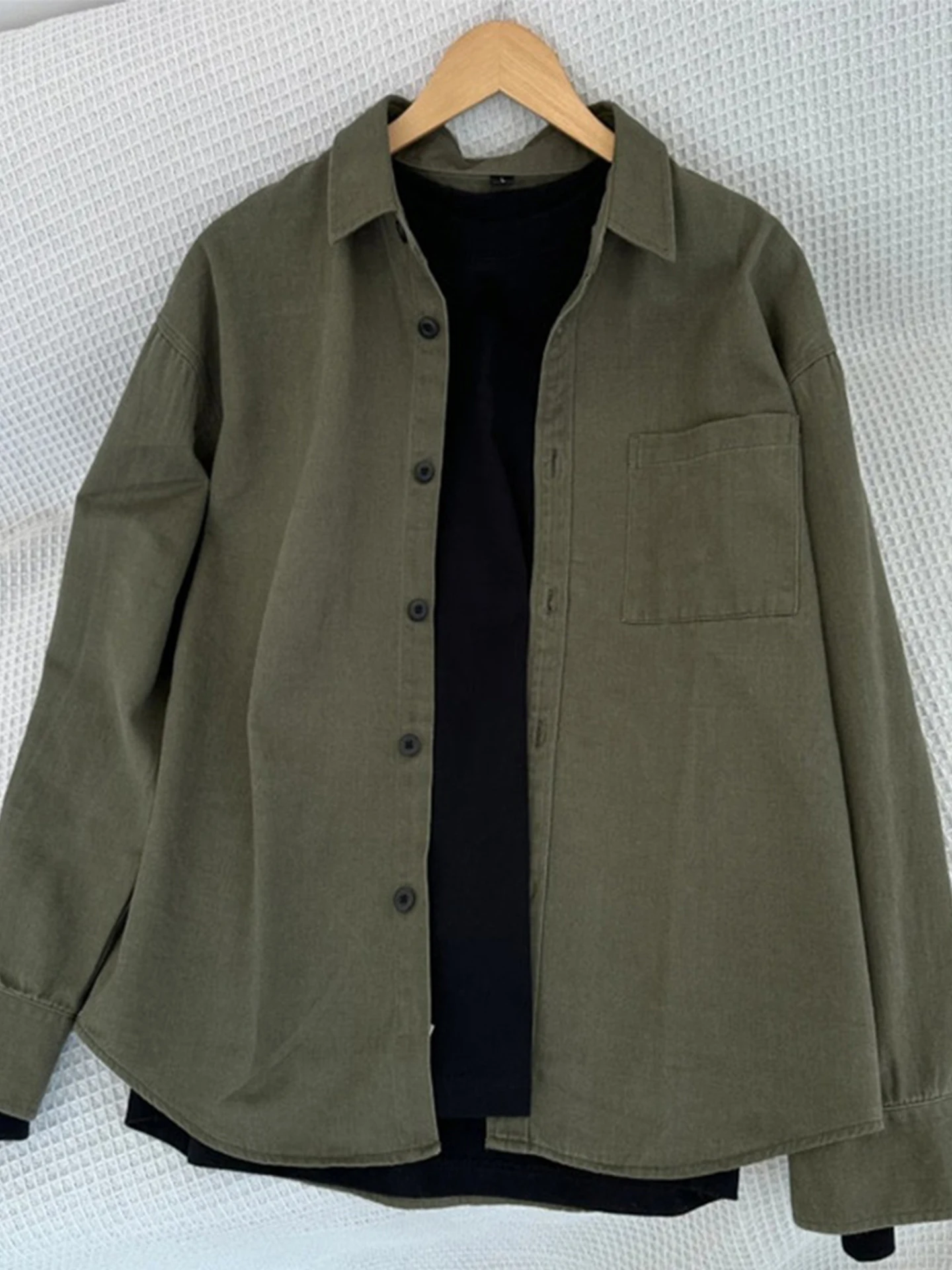Military een Long Sve Workwear irt Men's Autumn High Sensation Lazy Sle Pure Cotton American Retro Couple Jaet
Military een Long Sve Workwear irt Men's Autumn High Sensation Lazy Sle Pure Cotton American Retro Couple Jaet