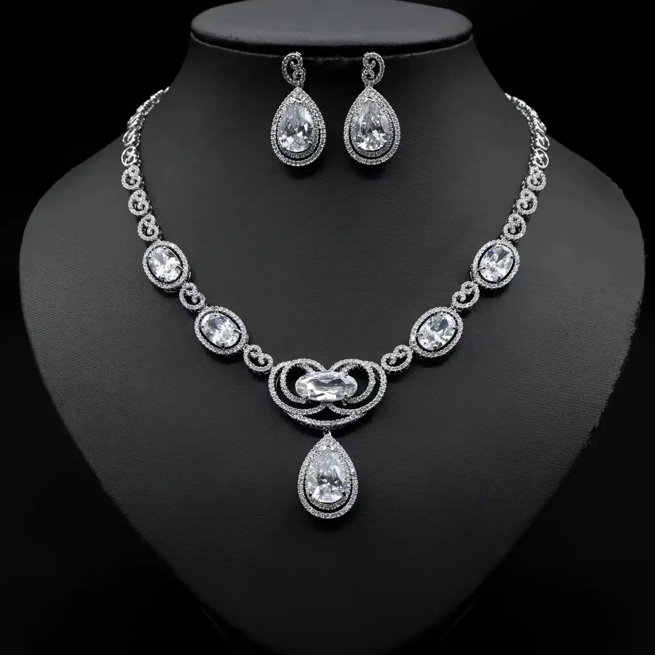 Romantic Happy Women Jewelry Elegant Water Drop Necklace Earring Set for Dubai Festival Ball Party Daily Gift Dress M-529
Romantic Happy Women Jewelry Elegant Water Drop Necklace Earring Set for Dubai Festival Ball Party Daily Gift Dress M-529