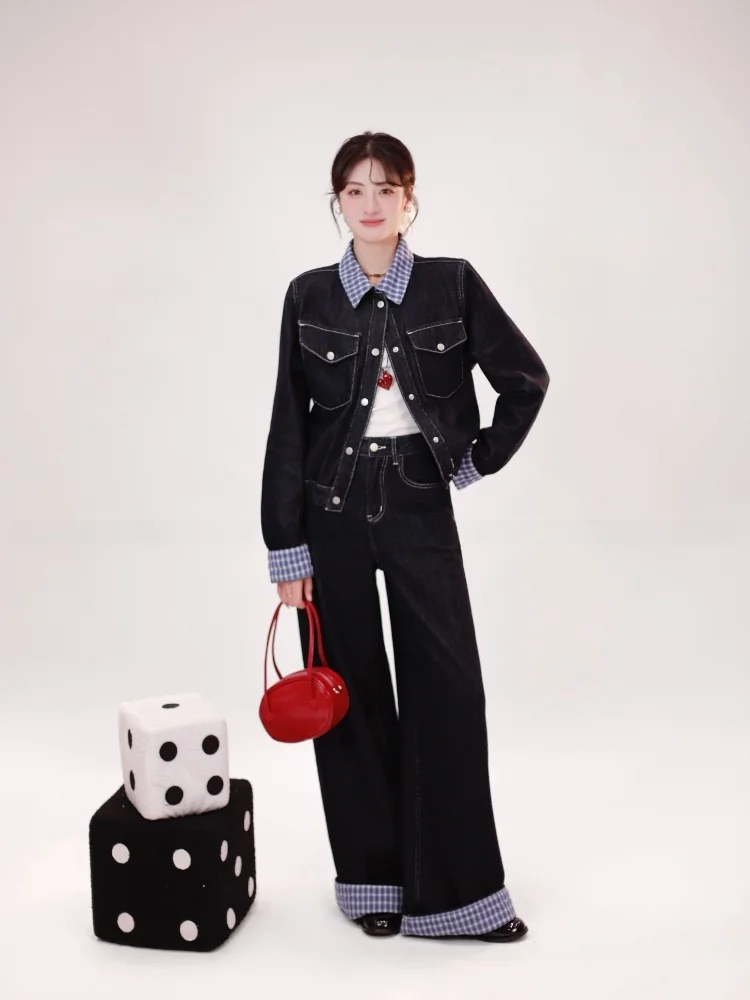 Комплект из джинсовой куртки и юбки в клетку для ранней весны: модный хлопковый костюм-двойка с длинным рукавом, на пуговицах, с воротником
Комплект из джинсовой куртки и юбки в клетку для ранней весны: модный хлопковый костюм-двойка с длинным рукавом, на пуговицах, с воротником