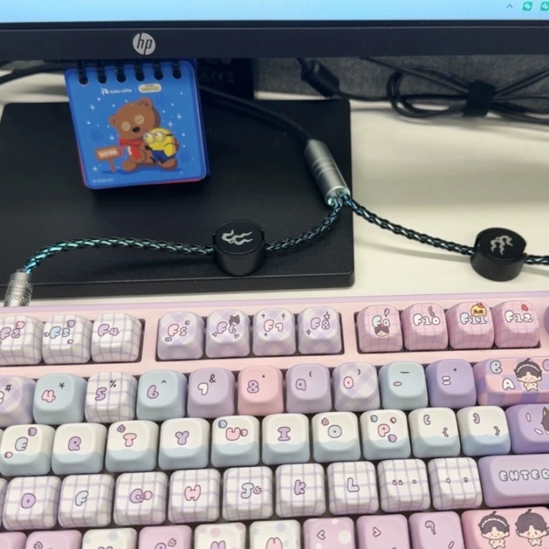 NEW Magnetic Control Lighting Supports Dual 8k 1-to-2 TYPE-C Magnetic Axis Keyboard Cable Mechanical Keyboard Cable USB - TYPE C
NEW Magnetic Control Lighting Supports Dual 8k 1-to-2 TYPE-C Magnetic Axis Keyboard Cable Mechanical Keyboard Cable USB - TYPE C