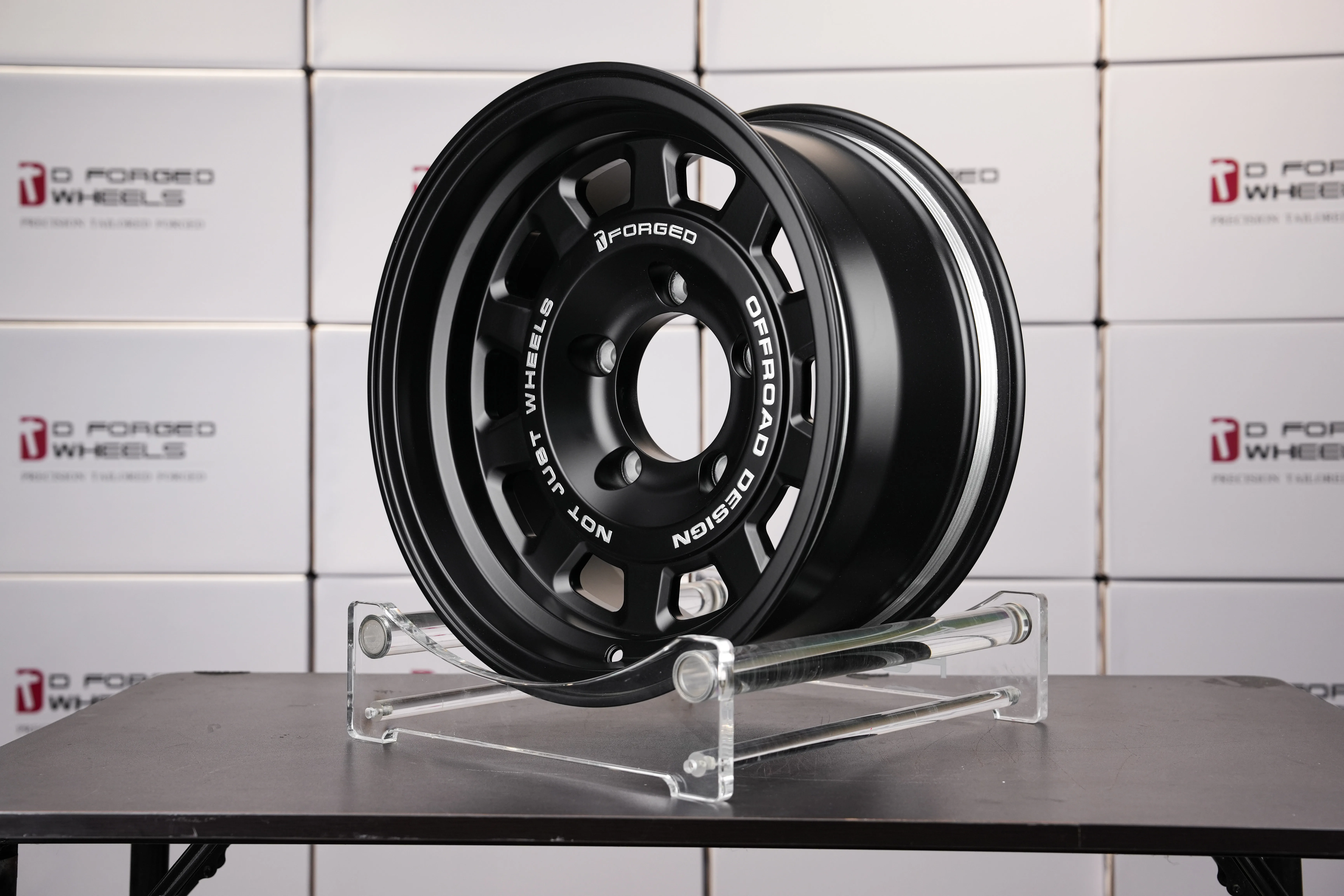 Колесные диски 5x114.3, новый дизайн Mesh, цельнокованые из алюминиевого сплава, серебристая отделка, универсальная совместимость.
Колесные диски 5x114.3, новый дизайн Mesh, цельнокованые из алюминиевого сплава, серебристая отделка, универсальная совместимость.
