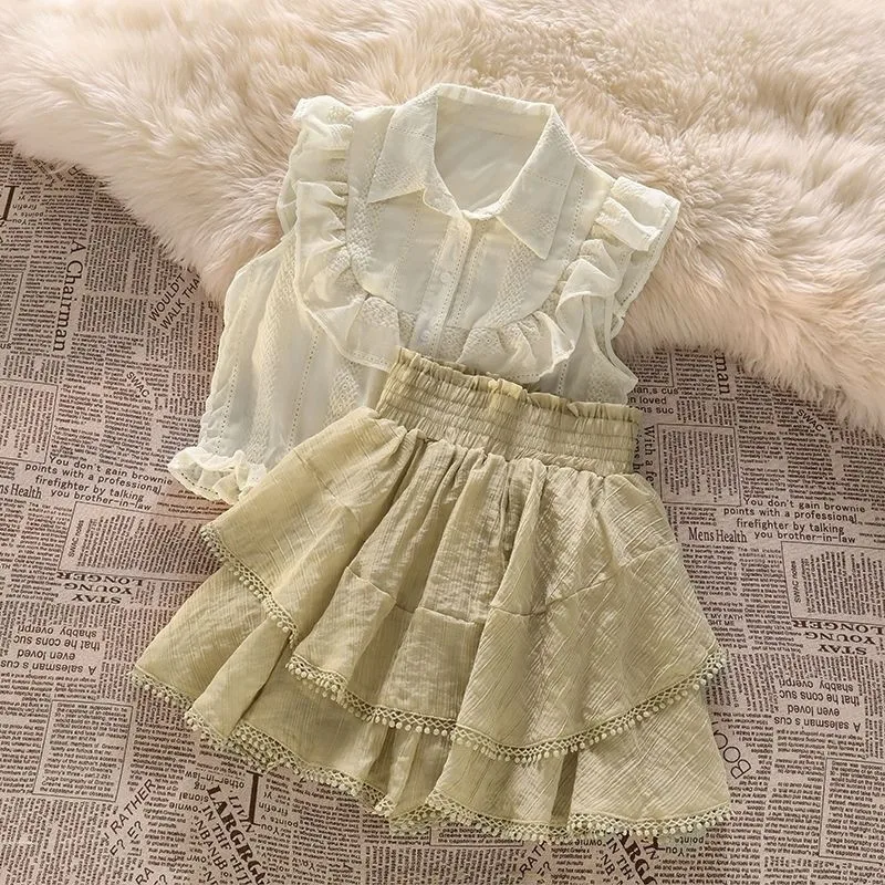 Girls Summer Fashion Set Short-Sleeved Shirt And Half-Body Skirt Two-Piece Children's Clothing Ensemble
Girls Summer Fashion Set Short-Sleeved Shirt And Half-Body Skirt Two-Piece Children's Clothing Ensemble