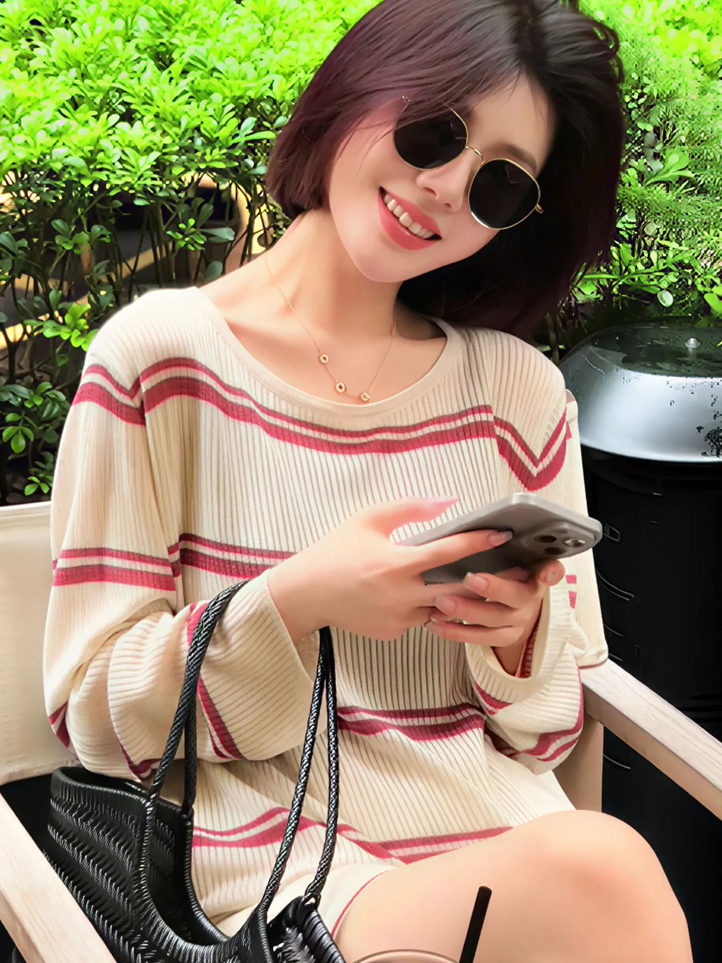 Вязаный топ с защитой от солнца и длинными рукавами, с вырезами, в полоску, с цветовыми блоками, в корейском стиле, из шелка, женская летняя модная одежда
Вязаный топ с защитой от солнца и длинными рукавами, с вырезами, в полоску, с цветовыми блоками, в корейском стиле, из шелка, женская летняя модная одежда