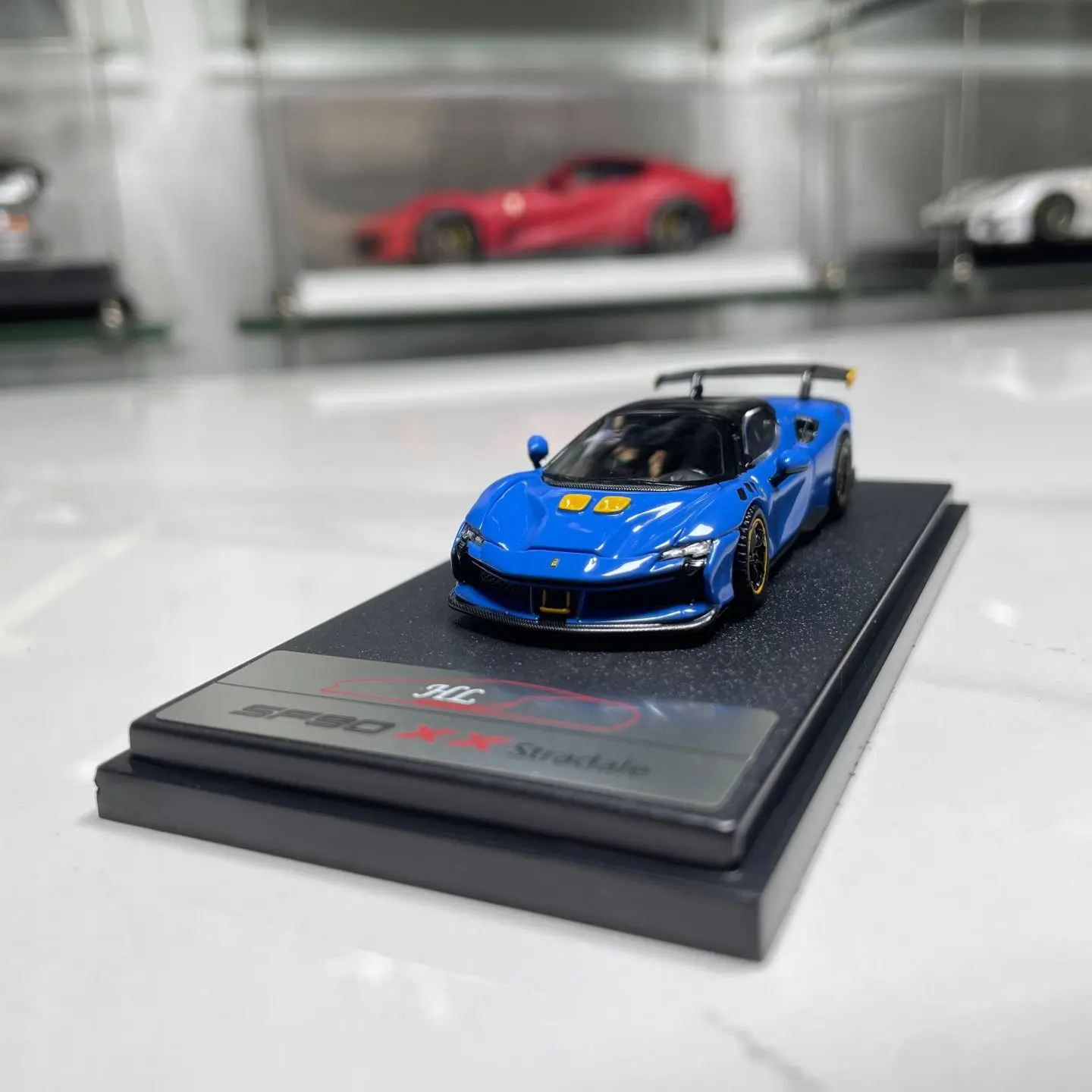 XF SF90 XX Alloy 1:64 Car Model Collectible Ornament Simulation
XF SF90 XX Alloy 1:64 Car Model Collectible Ornament Simulation