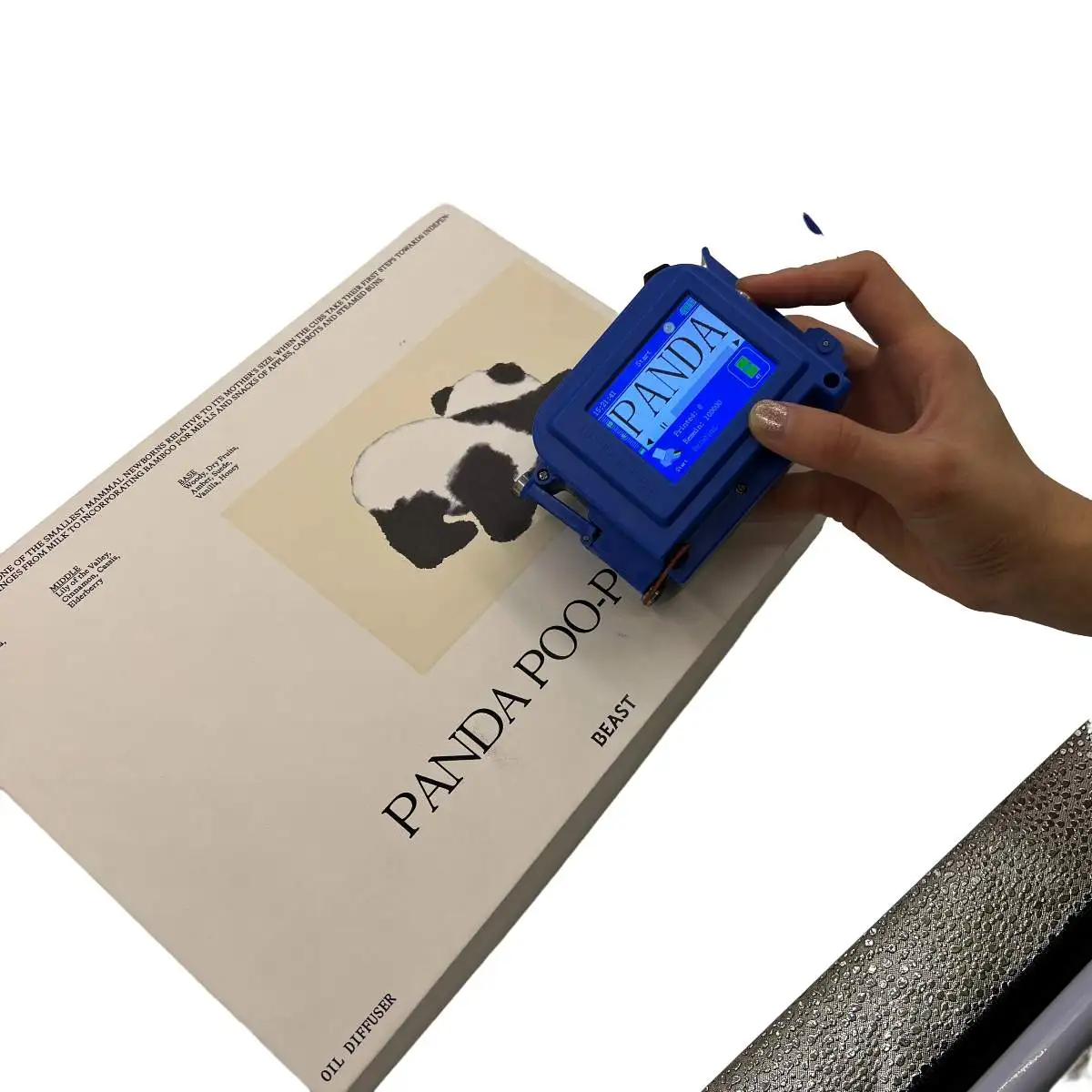 AIX 12.7mm TIJ Handheld Expiry Date bar QR Code Batch Number Print Mini Inkjet Printer on Flat Surface
AIX 12.7mm TIJ Handheld Expiry Date bar QR Code Batch Number Print Mini Inkjet Printer on Flat Surface