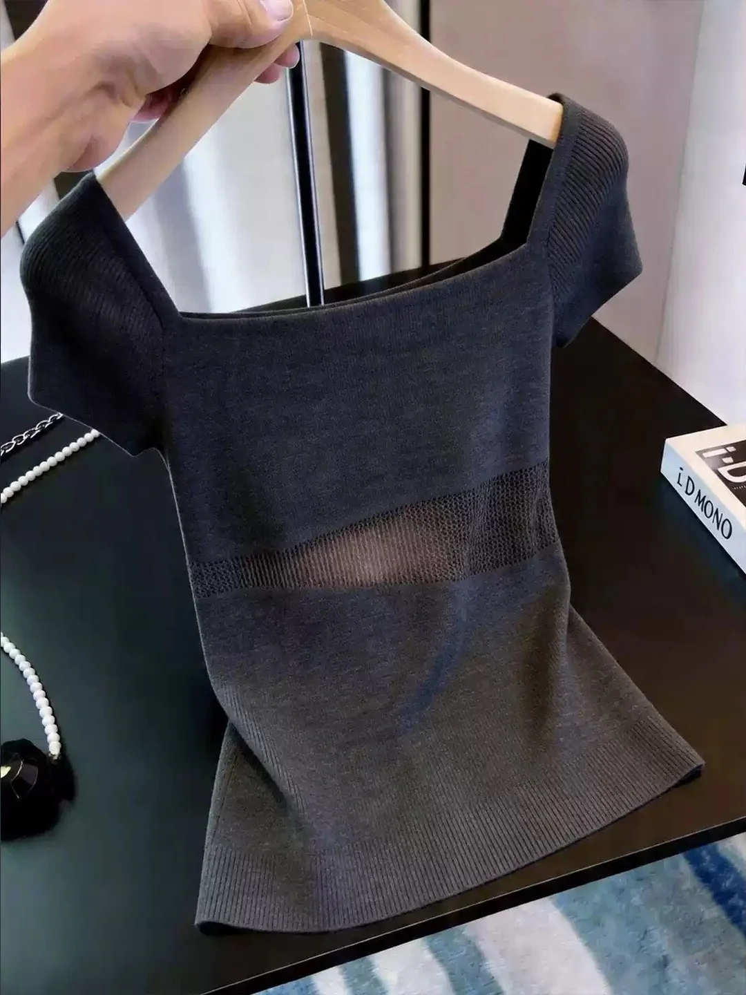 Silk Knitted Ice Silk Short Sleeve Top Soft Comfortable Slim Fit Design Korean Style Commute Pure Color Casual Women's Shirt
Silk Knitted Ice Silk Short Sleeve Top Soft Comfortable Slim Fit Design Korean Style Commute Pure Color Casual Women's Shirt