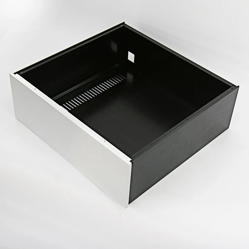 Qingfeng 4315C Precision all-aluminum amplifier case 430MM wide 150MM high 408MM deep
Qingfeng 4315C Precision all-aluminum amplifier case 430MM wide 150MM high 408MM deep