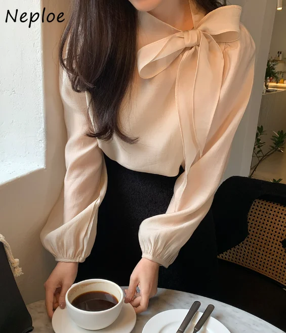 Neploe Korea Chic Ранняя весна Новый Ropa Mujer Французский стиль на шнуровке с бантом и длинными рукавами Blusas Mujer Милая литературная женская одежда
Neploe Korea Chic Ранняя весна Новый Ropa Mujer Французский стиль на шнуровке с бантом и длинными рукавами Blusas Mujer Милая литературная женская одежда
