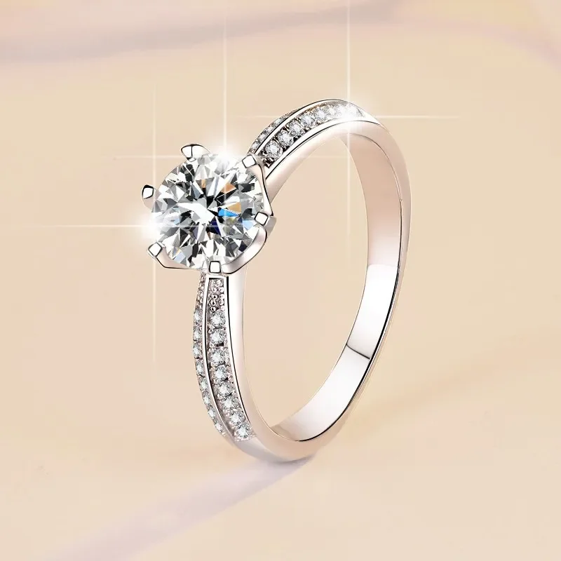 925 Silver Mosang Stone Ring Women's Ring Half Wall Jiangshan 1 Carat Ring Instagram Jewelry Factory Wedding Jewelry Wholesale
925 Silver Mosang Stone Ring Women's Ring Half Wall Jiangshan 1 Carat Ring Instagram Jewelry Factory Wedding Jewelry Wholesale