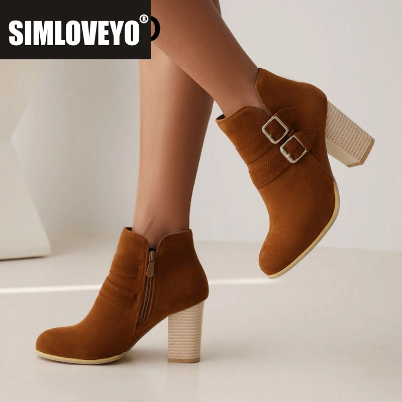 SIMLOVEYO Женские ботильоны из флока с круглым носком, массивный каблук 7,5 см, молния, металлическое украшение, большой размер 41, 42, 43, повседневные ботинки для взрослых
SIMLOVEYO Женские ботильоны из флока с круглым носком, массивный каблук 7,5 см, молния, металлическое украшение, большой размер 41, 42, 43, повседневные ботинки для взрослых
