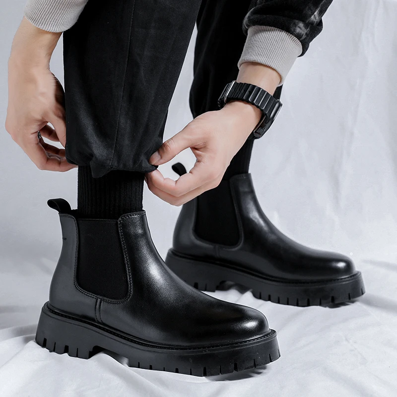 Luxury Design Men Classic Black Boots Street Ankle Chelsea Boots Men's English Thick Sole Genuine Leather Mid Top Chelsea Boot
Luxury Design Men Classic Black Boots Street Ankle Chelsea Boots Men's English Thick Sole Genuine Leather Mid Top Chelsea Boot
