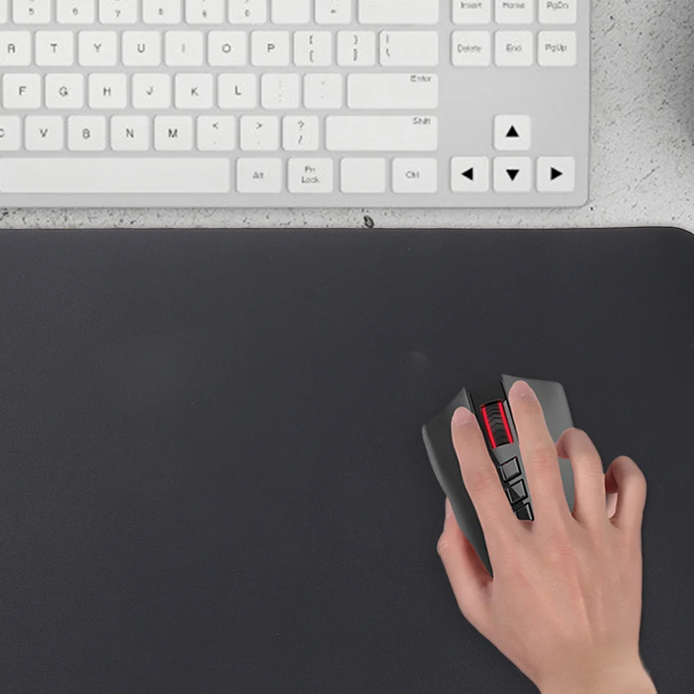 Large Desk Mouse Pad Smooth Waterproof Non-Slip Gaming Office Mousepad Wear-Resistant Comfortable Surface 
Large Desk Mouse Pad Smooth Waterproof Non-Slip Gaming Office Mousepad Wear-Resistant Comfortable Surface