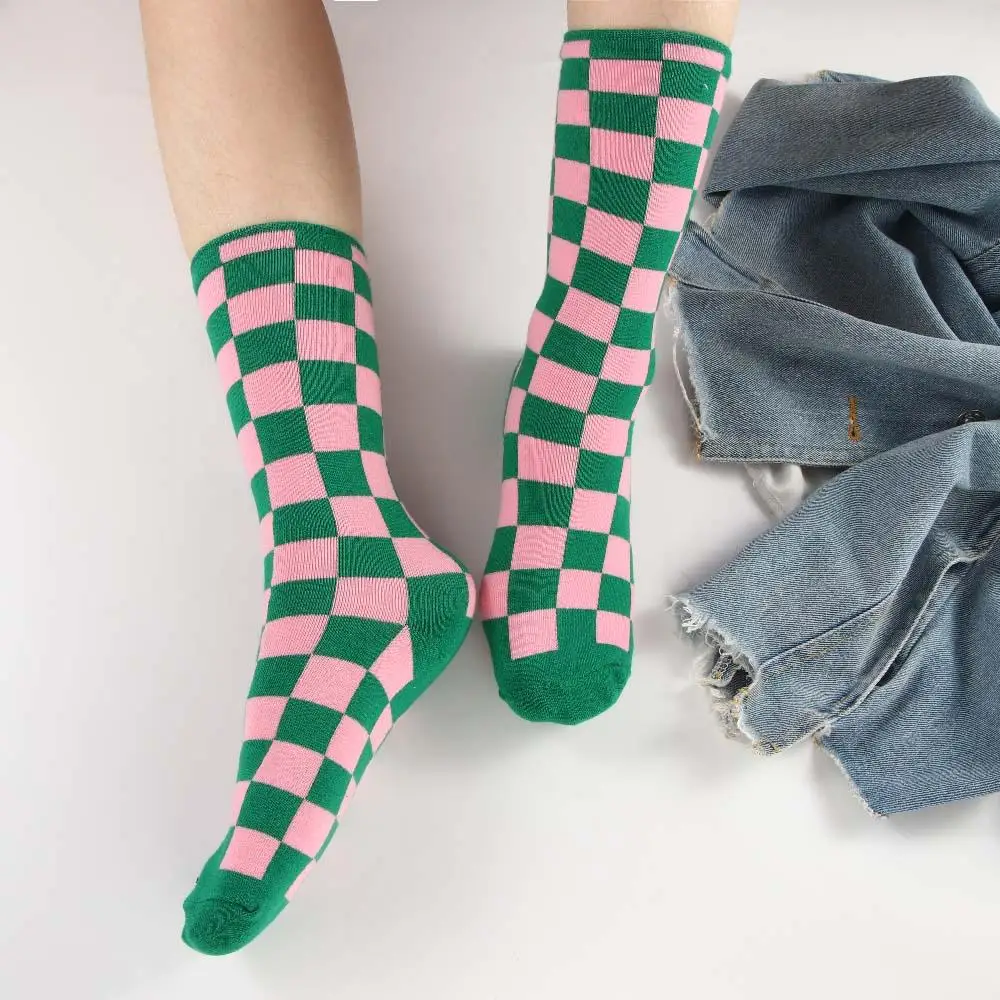 Breathable Soft Plaid Streetwear Hip Pop Girls College Style Socks Korea Checkerboard Socks Mid-tube Sock Female Hosiery
Breathable Soft Plaid Streetwear Hip Pop Girls College Style Socks Korea Checkerboard Socks Mid-tube Sock Female Hosiery