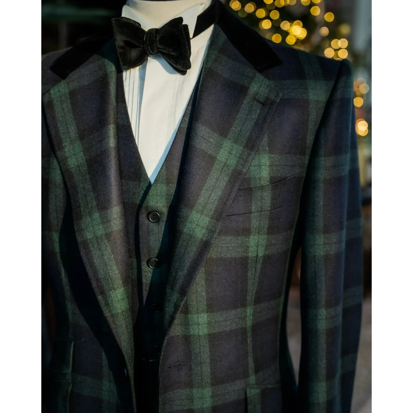 Luxury Men's Dark Green Plaid Suit Slim Fit 2 Piece Velvet Lapel Blazer Business Wedding Groom Prom Tuxedo Customized
Luxury Men's Dark Green Plaid Suit Slim Fit 2 Piece Velvet Lapel Blazer Business Wedding Groom Prom Tuxedo Customized