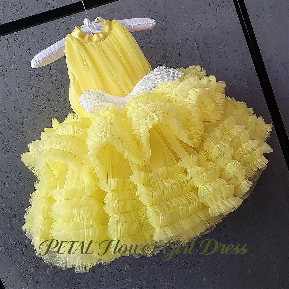 Petal Bright Yellow First Communion Gown Round Neck Sleeveless Girls Princess Dress Wave Ruffle Evening Party Dress for Girls
Petal Bright Yellow First Communion Gown Round Neck Sleeveless Girls Princess Dress Wave Ruffle Evening Party Dress for Girls