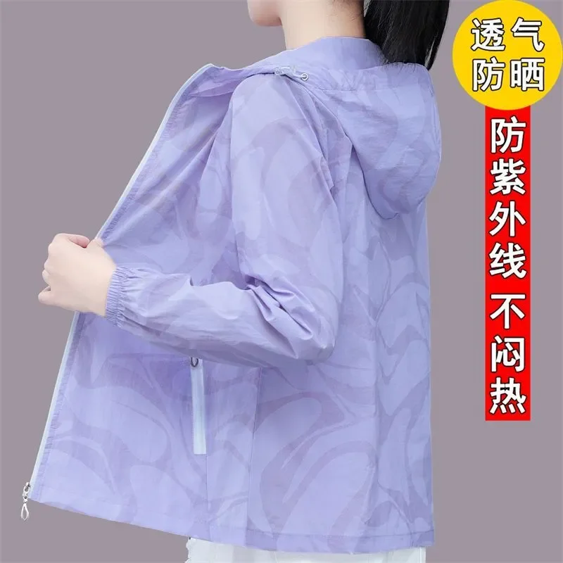 Hooded Sun Protection Clothing Coats Women 2025 Summer New Overwear Fashion Sunscreens Jacket UV Large Size 5XL Overcoat Ladies
Hooded Sun Protection Clothing Coats Women 2025 Summer New Overwear Fashion Sunscreens Jacket UV Large Size 5XL Overcoat Ladies