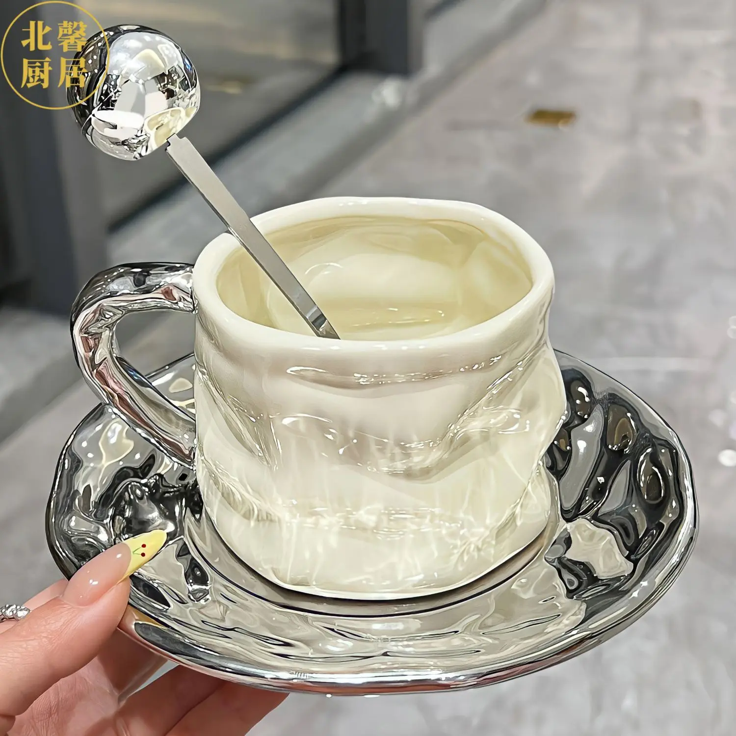 High value light luxury coffee cup high-end exquisite girls ceramic European afternoon tea tea set cup saucer set advanced sense
High value light luxury coffee cup high-end exquisite girls ceramic European afternoon tea tea set cup saucer set advanced sense