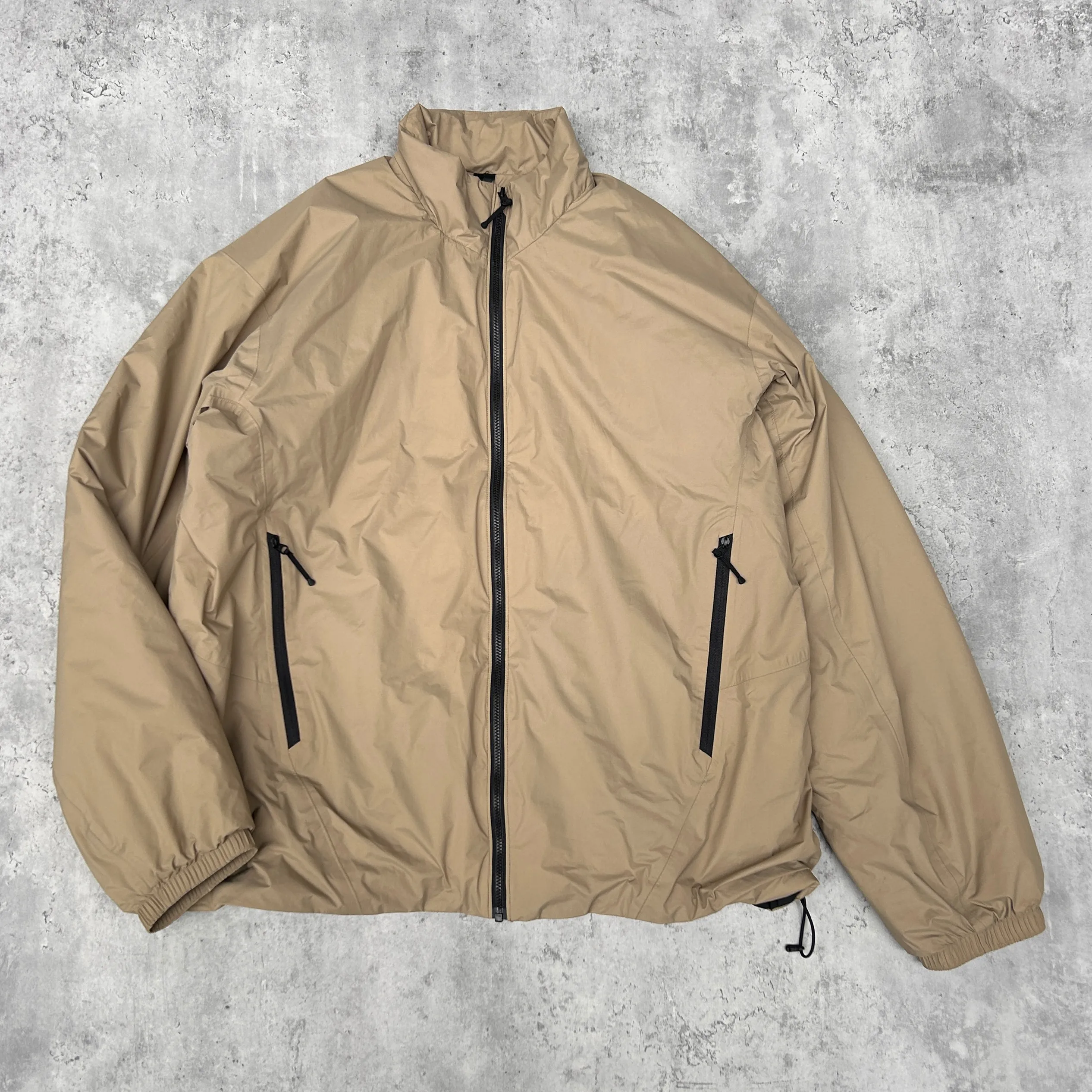 GwIn Puffy Series by eye_C GORE-TEX Functional Waterproof Stand Collar Loose Cotton Padded Jacket Men
GwIn Puffy Series by eye_C GORE-TEX Functional Waterproof Stand Collar Loose Cotton Padded Jacket Men