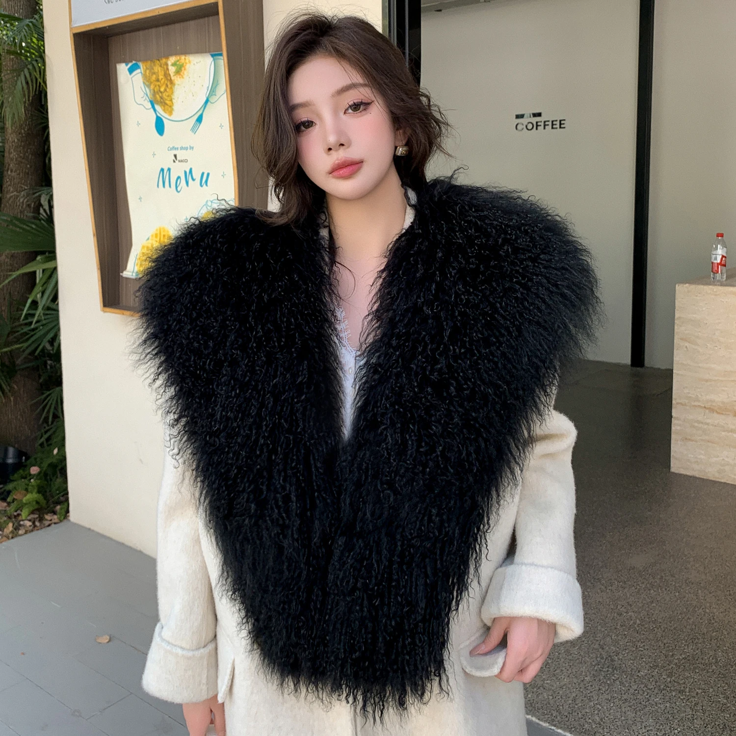 Real Mongolian Sheep Fur Shawl Real Fur Scarf Laarge Fluffy Thick Winter Scarves Woman Fashion Coat Collar Overcoat Accessories
Real Mongolian Sheep Fur Shawl Real Fur Scarf Laarge Fluffy Thick Winter Scarves Woman Fashion Coat Collar Overcoat Accessories
