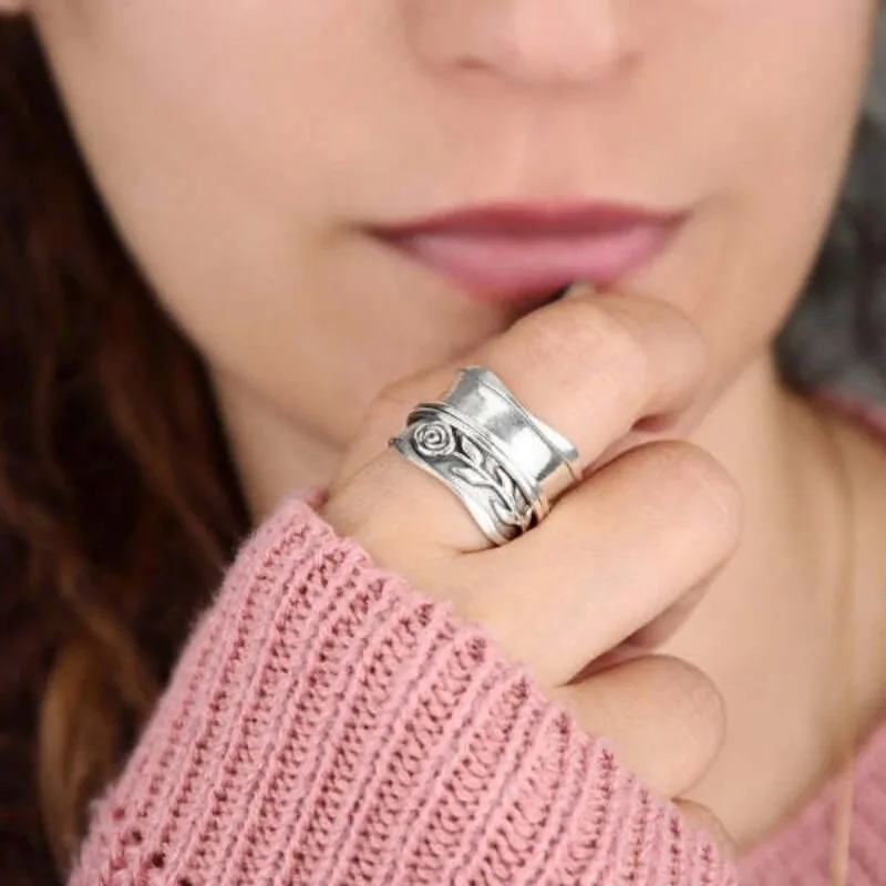 Huaya Women's Irregular Anti Silver Color Rings Rose Flower Design Circular Surround Wide Ring Personality Jewelry Tide
Huaya Women's Irregular Anti Silver Color Rings Rose Flower Design Circular Surround Wide Ring Personality Jewelry Tide