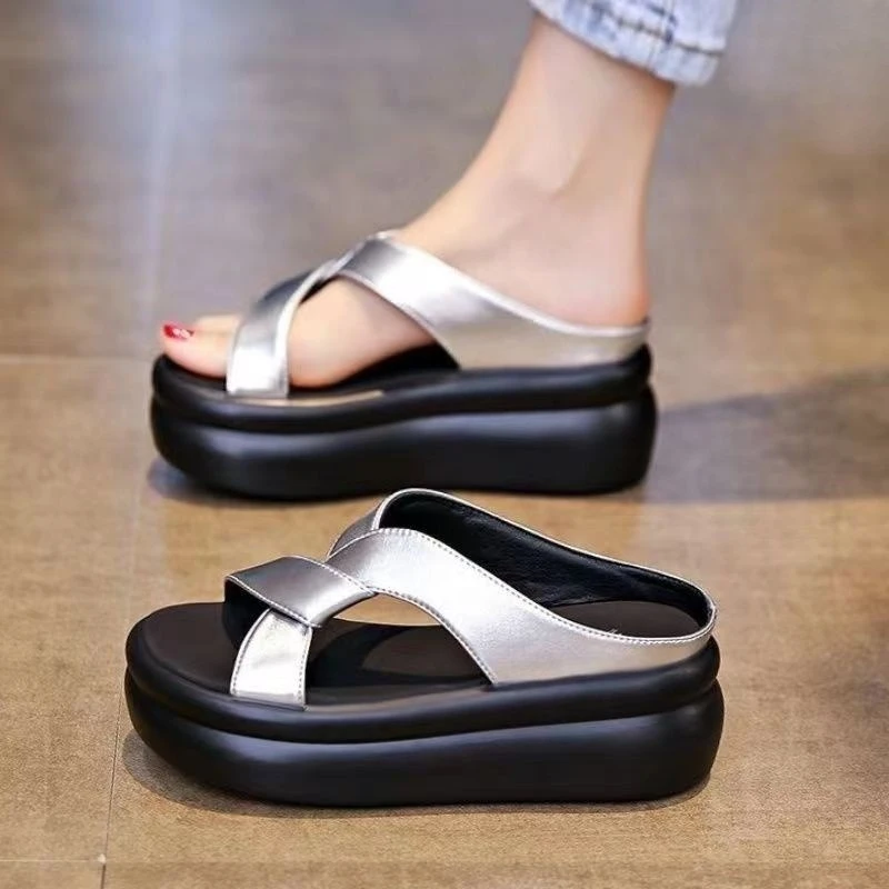 Women's Beach Sandals New Thick Bottom Soft Sole Dress Fashionable Summer Platform Outdoor Slippers Sandalias De Mujer
Women's Beach Sandals New Thick Bottom Soft Sole Dress Fashionable Summer Platform Outdoor Slippers Sandalias De Mujer
