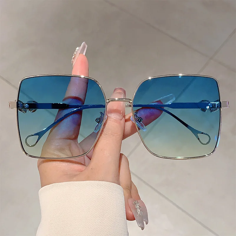 Luxury Brand Designer Square Sunglasses Women For Female Popular Sun Glasses Vintage Punk Big Frame Metal Diamond Shades UV400
Luxury Brand Designer Square Sunglasses Women For Female Popular Sun Glasses Vintage Punk Big Frame Metal Diamond Shades UV400
