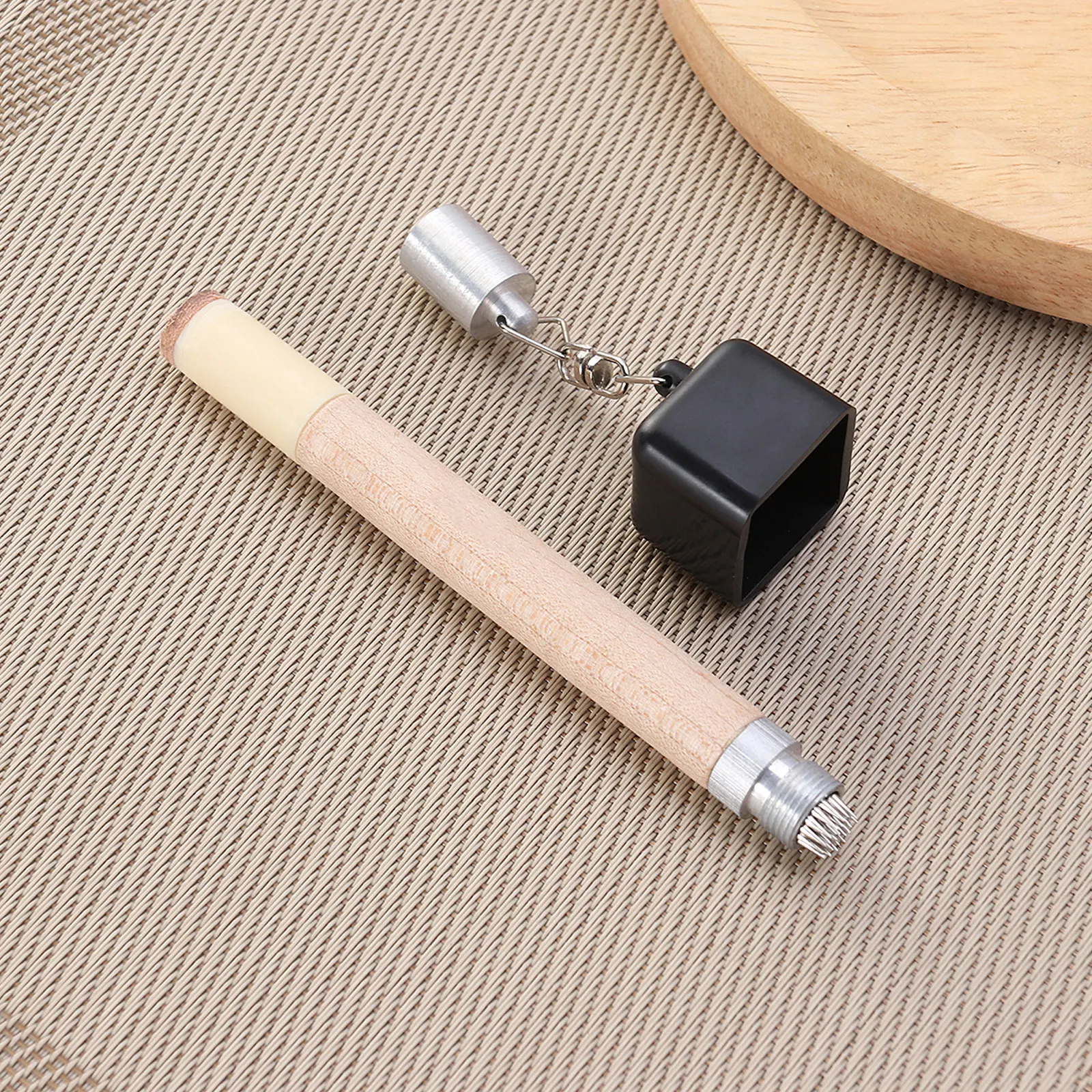 2 in 1 Billiard Chalk Holder Pricker Small Size Keychain Pool Cue Tip Home Commercial Use Snooker Accessory Cue Tip
2 in 1 Billiard Chalk Holder Pricker Small Size Keychain Pool Cue Tip Home Commercial Use Snooker Accessory Cue Tip