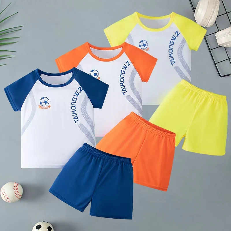 2-piece summer children's mesh sports breathable short sleeved shorts set for boys and girls, soccer running tops, loose pants
2-piece summer children's mesh sports breathable short sleeved shorts set for boys and girls, soccer running tops, loose pants