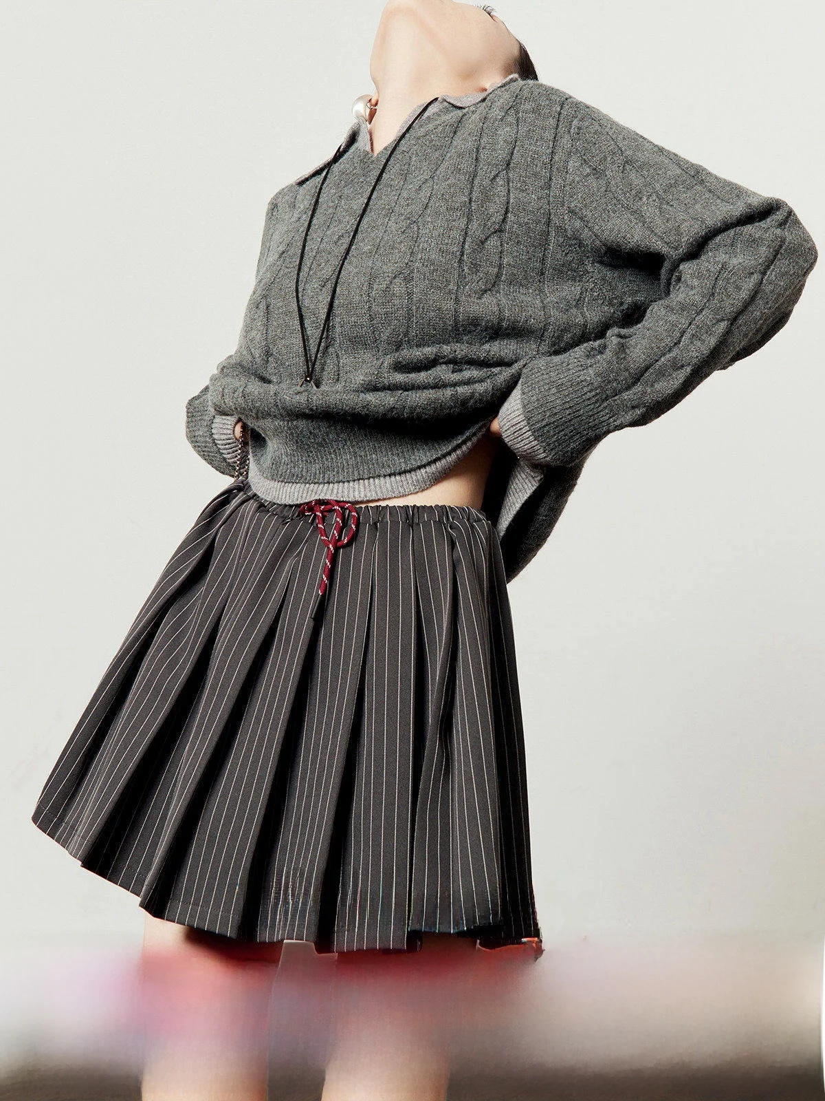 Вязаный свитер женский свободного кроя в стиле оверсайз, имитация двухслойности, винтажный узор, повседневный, модный, осенняя новинка от Zhou Li Wu
Вязаный свитер женский свободного кроя в стиле оверсайз, имитация двухслойности, винтажный узор, повседневный, модный, осенняя новинка от Zhou Li Wu