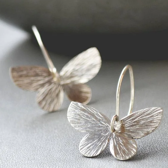 1pair Fashion Bohemian Punk Earrings Jewelry Simple Style Silver Color Butterfly Shape Dangle Earrings Best Gift for Women
1pair Fashion Bohemian Punk Earrings Jewelry Simple Style Silver Color Butterfly Shape Dangle Earrings Best Gift for Women