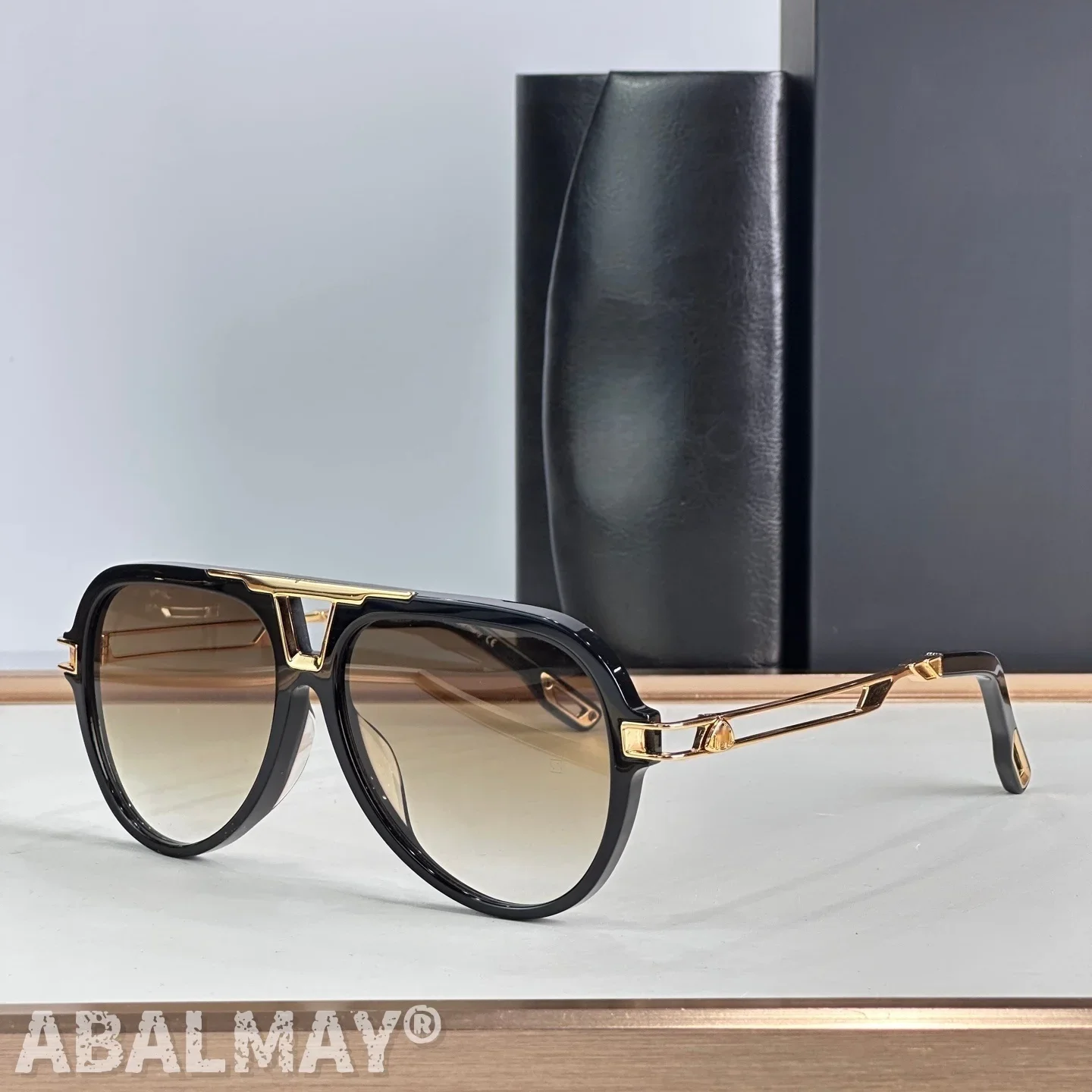 MC II Size 57-14 Top Quality Sunglasses for Men Classic Women Luxury Glasses Brand Designer sunglasses UV400
MC II Size 57-14 Top Quality Sunglasses for Men Classic Women Luxury Glasses Brand Designer sunglasses UV400