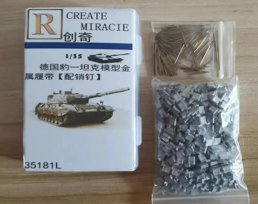 Немецкий металлический трек R-Model 35181L 1/35 с леопардовым рисунком и булавками
Немецкий металлический трек R-Model 35181L 1/35 с леопардовым рисунком и булавками