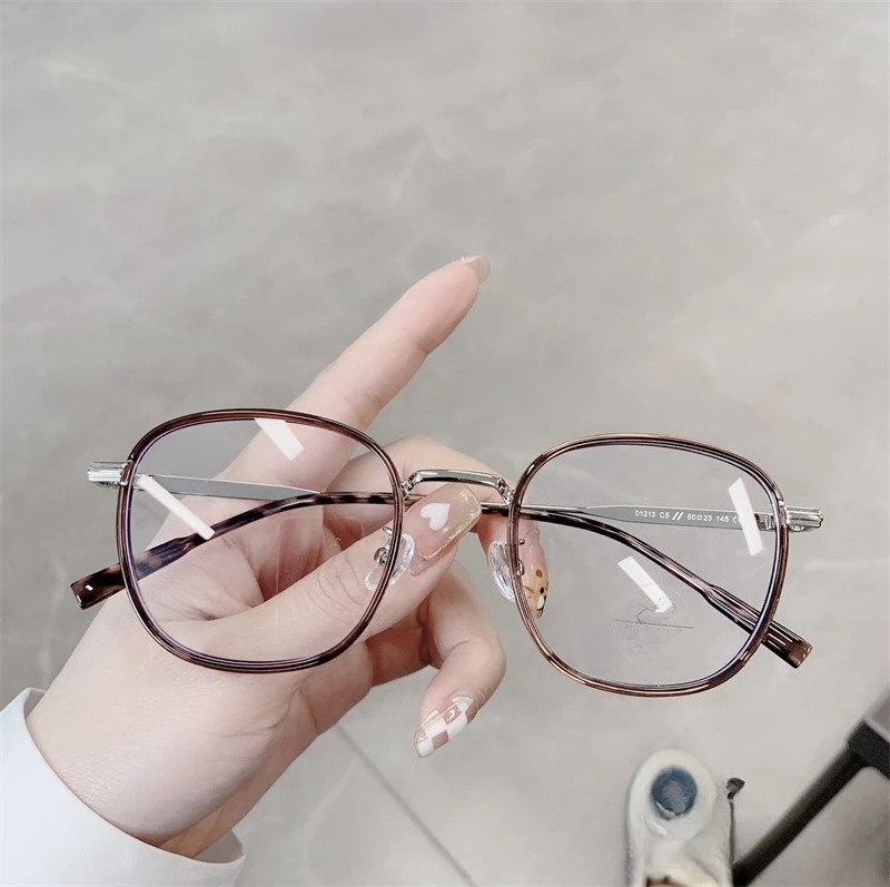 Square TR Retro Flat Mirror Lightweight Artistic Female Student Myopia Mirror Frame
Square TR Retro Flat Mirror Lightweight Artistic Female Student Myopia Mirror Frame