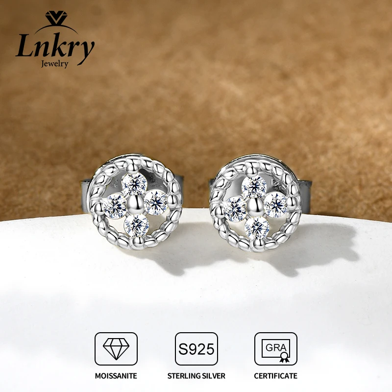 Lnkry Pass Diamond Test D0.04CT Moissanite Earring 925 Sterling Silver Cute Mini Flower Stud Earrings For Women Girls Jewelry
Lnkry Pass Diamond Test D0.04CT Moissanite Earring 925 Sterling Silver Cute Mini Flower Stud Earrings For Women Girls Jewelry