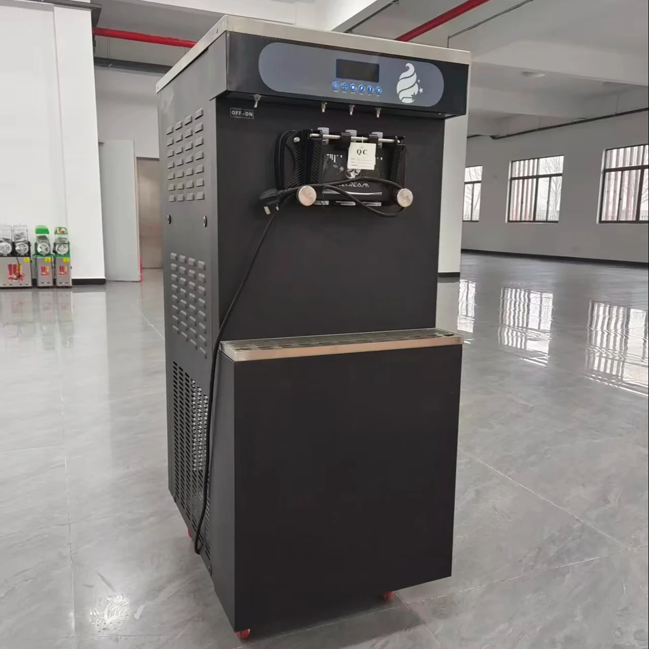 Commercial 3 Flavor Floor Standing Soft Serve Ice Cream Machine with Pre-Cooling System High Capacity Frozen Yogurt Maker
Commercial 3 Flavor Floor Standing Soft Serve Ice Cream Machine with Pre-Cooling System High Capacity Frozen Yogurt Maker
