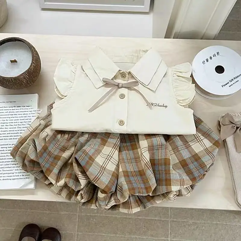 Girls Set Stylish Summer New 2025 Turn-down Collar Short Sleeved Top Plaid Shorts Baby Summer Two-piece Set Children Clothing
Girls Set Stylish Summer New 2025 Turn-down Collar Short Sleeved Top Plaid Shorts Baby Summer Two-piece Set Children Clothing