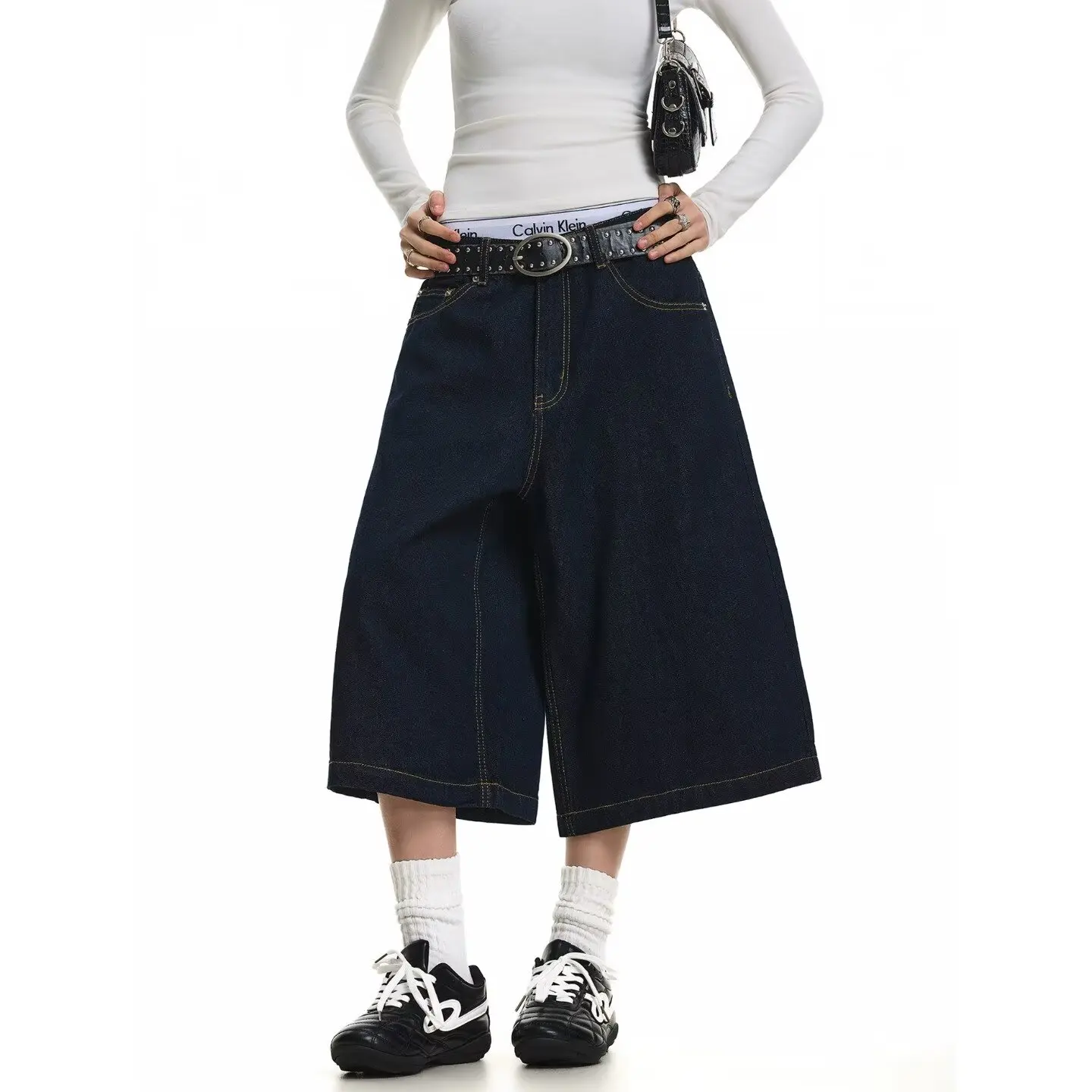 Y2k Vintage Baggy Jeans Shorts Woman Streetwear Jorts Korean Harajuku Gothic Oversized Denim Pants Embroidery Summer jeans woman
Y2k Vintage Baggy Jeans Shorts Woman Streetwear Jorts Korean Harajuku Gothic Oversized Denim Pants Embroidery Summer jeans woman