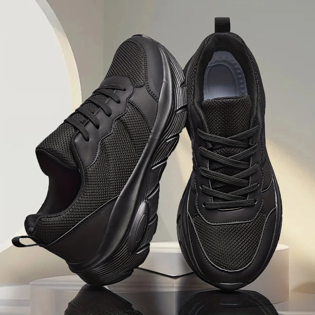 New Men's Fashion Outdoor Sports Lightweight Breathable All-Season Running Shoes for Daily Morning Slow Running
New Men's Fashion Outdoor Sports Lightweight Breathable All-Season Running Shoes for Daily Morning Slow Running