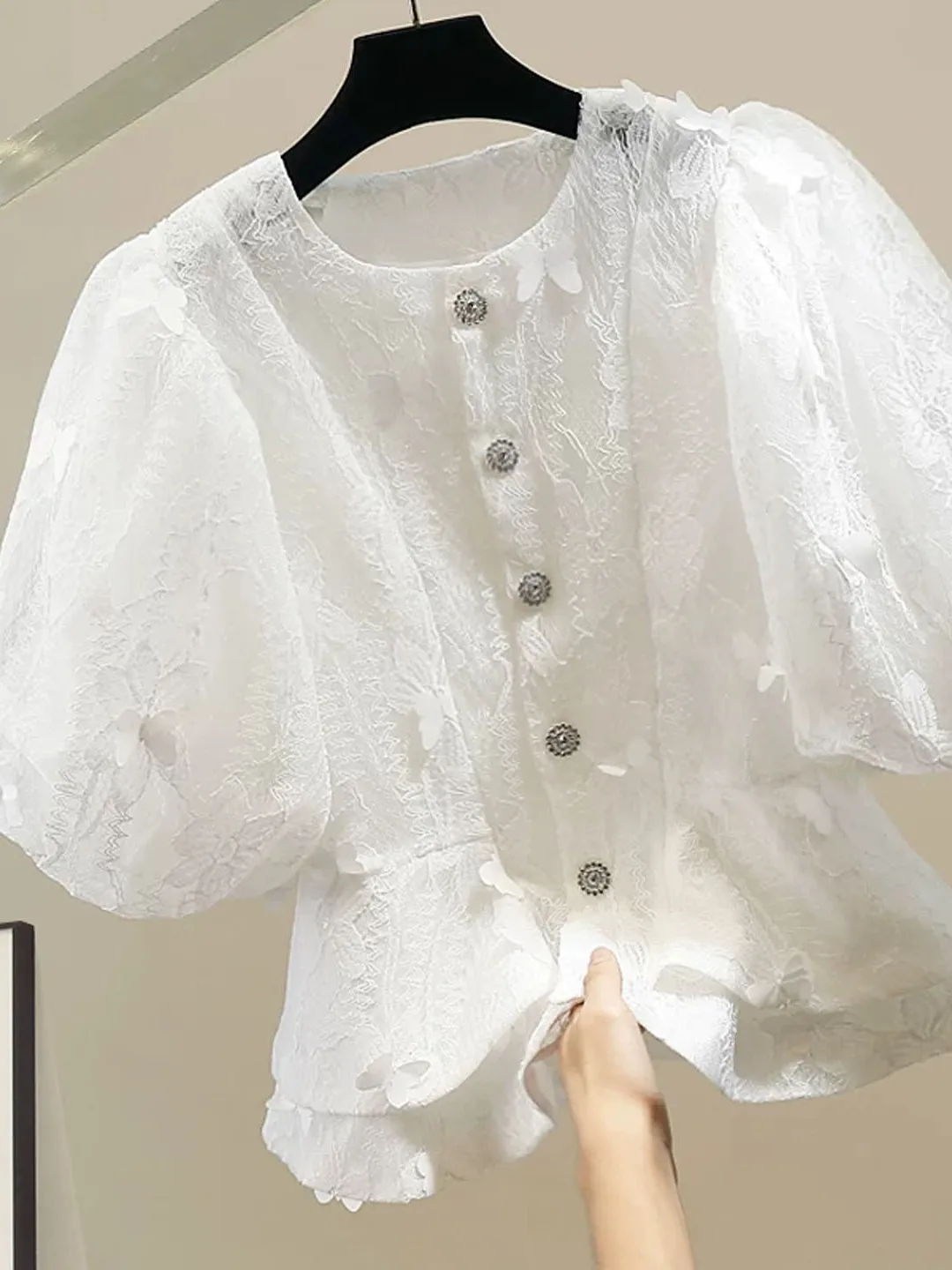 Fashionable Sweet Style Lace Shirt Women's Short Sleeve Bubble Sleeve Waist-Cinching Top Korean Style round Neck Button Detail
Fashionable Sweet Style Lace Shirt Women's Short Sleeve Bubble Sleeve Waist-Cinching Top Korean Style round Neck Button Detail