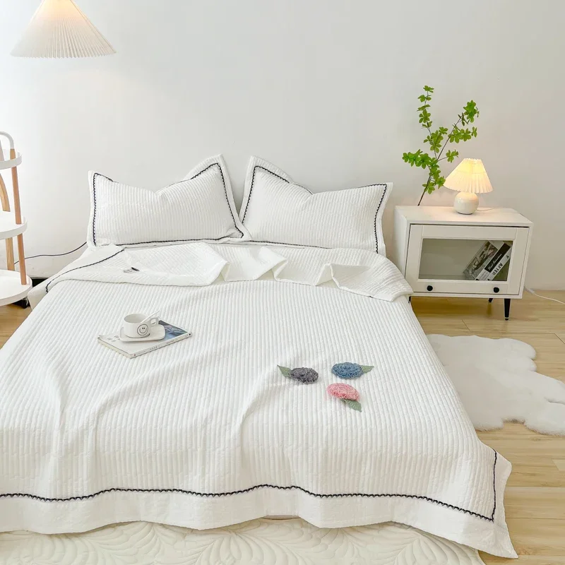 1/3Pc Korean Princess Elegant Handmade Flowers Embroidery Quilted Summer Quilt Bedspread Air-conditioning Skin-friendly Blanket
1/3Pc Korean Princess Elegant Handmade Flowers Embroidery Quilted Summer Quilt Bedspread Air-conditioning Skin-friendly Blanket