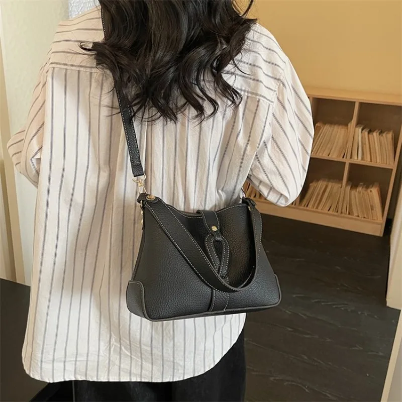 Women's Everyday Style Genuine Leather Mini Bucket Bag, for Work, Travel, Daily Commute & Casual Street Style Bags for Women
Women's Everyday Style Genuine Leather Mini Bucket Bag, for Work, Travel, Daily Commute & Casual Street Style Bags for Women