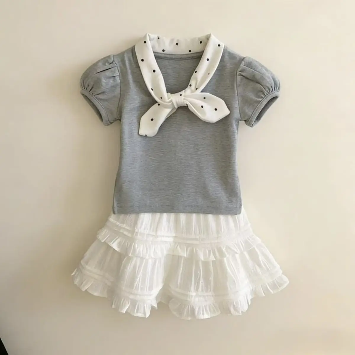 Summer Fashion Girl's Polka Dot Butterfly Collar T-Shirt And Pleated Skirt 2-Piece Set Children's Clothing Ensemble
Summer Fashion Girl's Polka Dot Butterfly Collar T-Shirt And Pleated Skirt 2-Piece Set Children's Clothing Ensemble