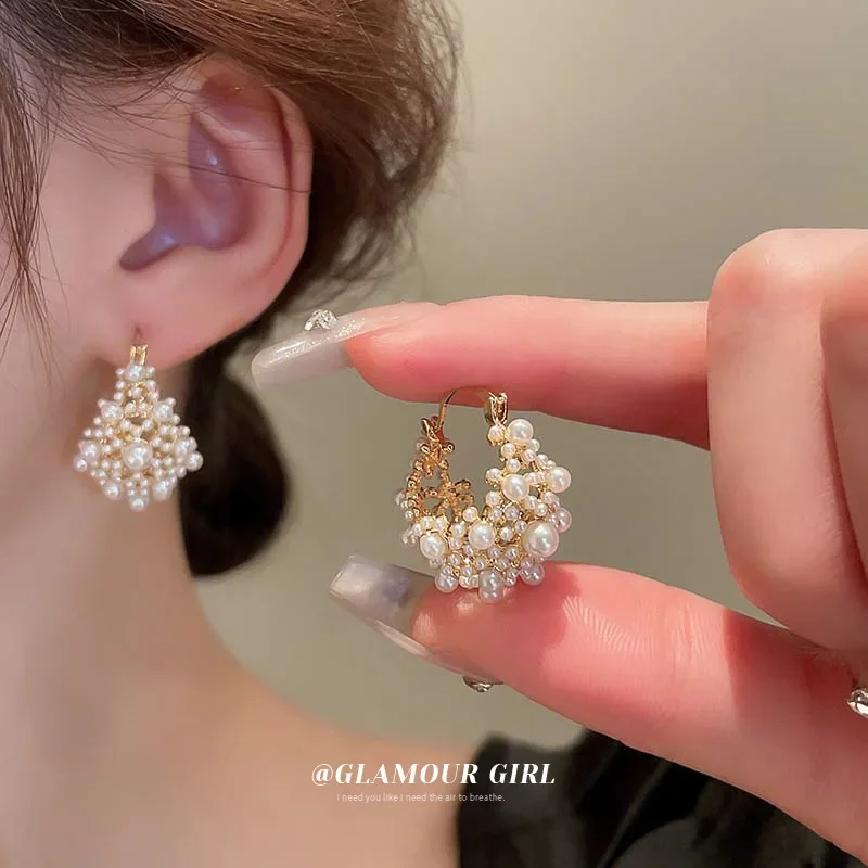 Irregular Metal Pearl Earrings European And American Style Personalized Fashion Stud Earrings Ladies Girls Travel Accessories
Irregular Metal Pearl Earrings European And American Style Personalized Fashion Stud Earrings Ladies Girls Travel Accessories