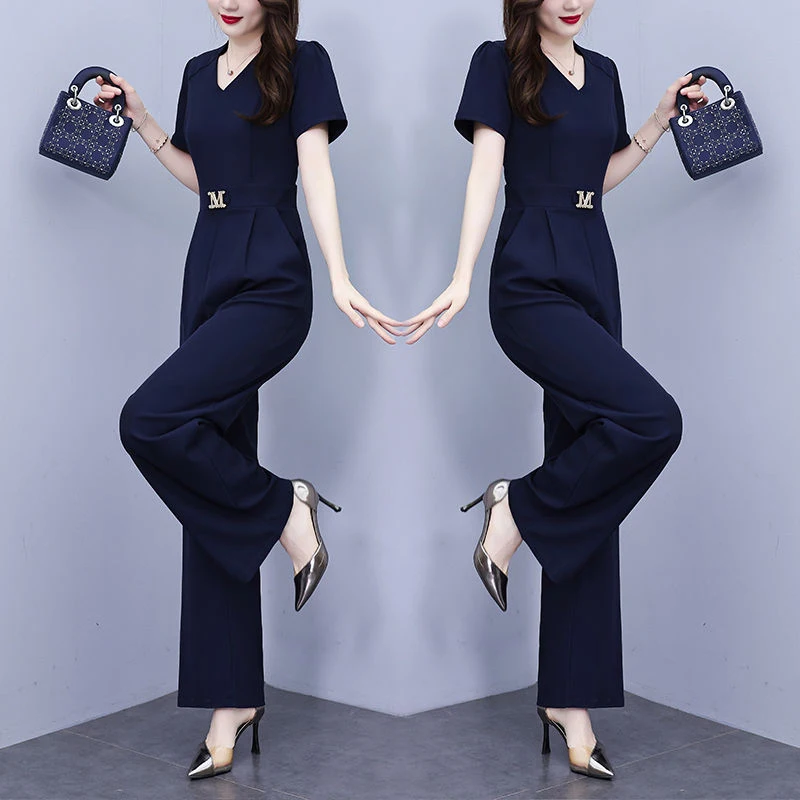 Женский летний комбинезон с высокой талией и широкими штанинами, модный повседневный брючный костюм-комбинезон в корейском стиле, коллекция 2025 года
Женский летний комбинезон с высокой талией и широкими штанинами, модный повседневный брючный костюм-комбинезон в корейском стиле, коллекция 2025 года