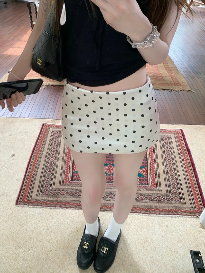 Low Waist Silk Satin Polka Dot Bodycon Skirt A-Line for Women Summer Slimming Anti-Light Commute Korean Style
Low Waist Silk Satin Polka Dot Bodycon Skirt A-Line for Women Summer Slimming Anti-Light Commute Korean Style