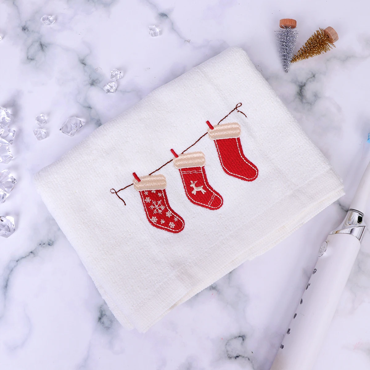 Christmas Embroidered Cotton Face Towel Soft Facial Towels Creative Home Gift For Christmas (Sock Pattern) Red Green Color
Christmas Embroidered Cotton Face Towel Soft Facial Towels Creative Home Gift For Christmas (Sock Pattern) Red Green Color