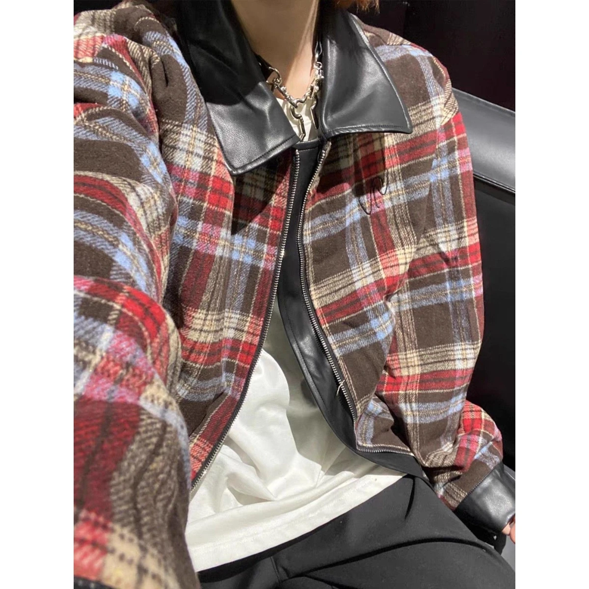 Double-Sided Wear Plaid PU Leather Jaet Men Women Autumn Winter American Retro Loose Casual Color Blo Couple Turn-down Co...
Double-Sided Wear Plaid PU Leather Jaet Men Women Autumn Winter American Retro Loose Casual Color Blo Couple Turn-down Co...