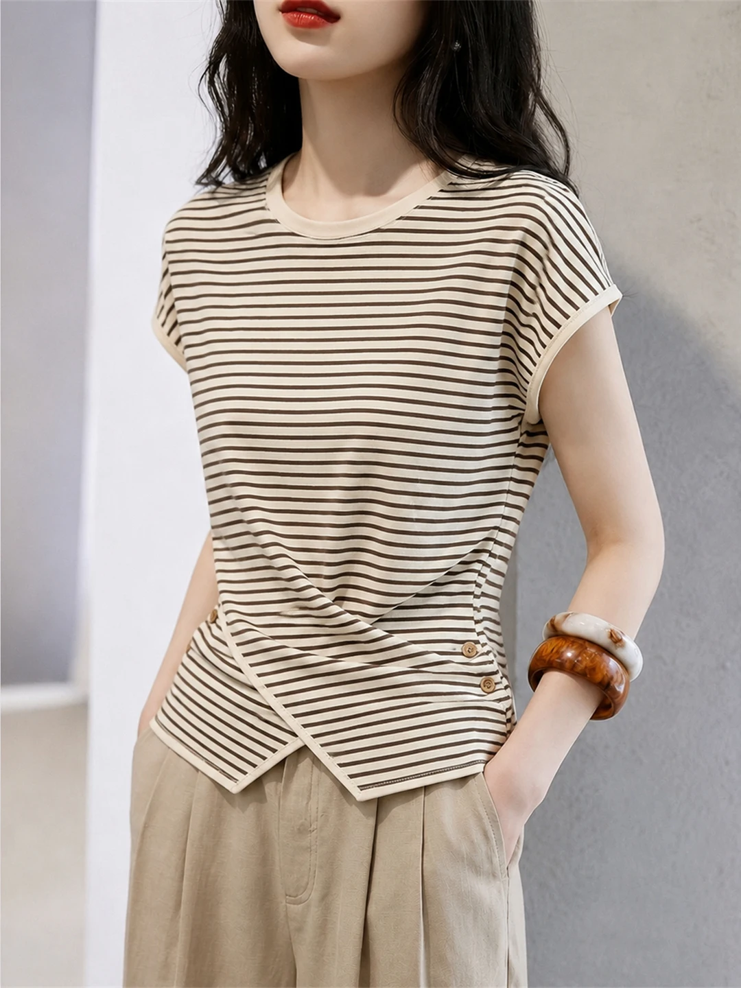 Slim Fit Striped T-Shirt Short Sleeve Women's Fashion Summer 2026 Poetic Lin Korean Style Commute Straight Tube Top Shirt
Slim Fit Striped T-Shirt Short Sleeve Women's Fashion Summer 2026 Poetic Lin Korean Style Commute Straight Tube Top Shirt