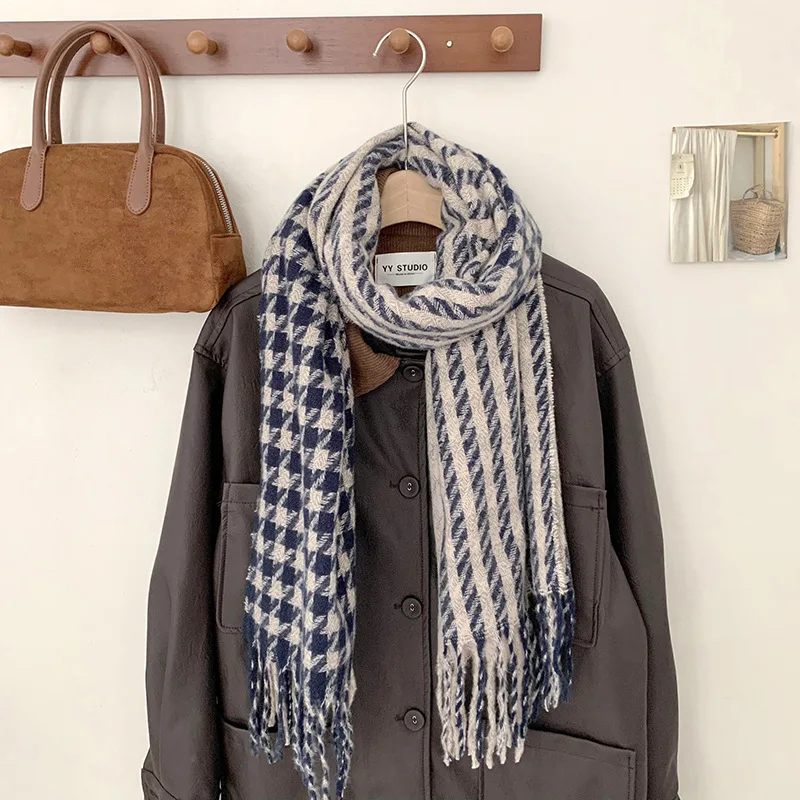 Fashionable Plaid Scarf with Tassel, Soft and Warm Winter Scarf for Women Double-Sided with Thickening
Fashionable Plaid Scarf with Tassel, Soft and Warm Winter Scarf for Women Double-Sided with Thickening