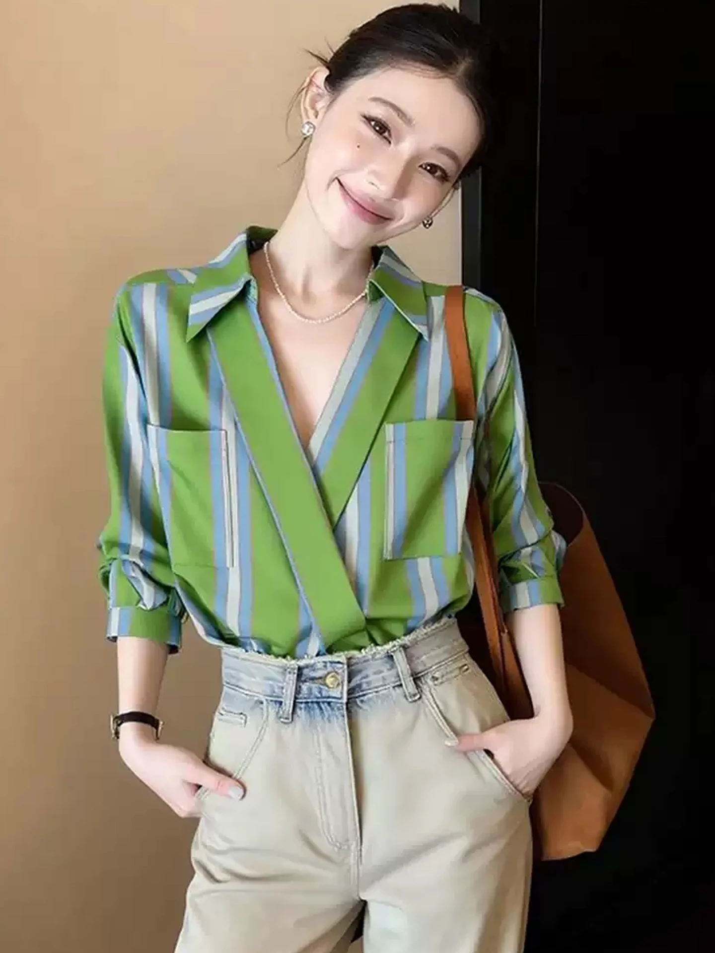 Fashionable Korean Style Color Block Five Sleeve Shirt Spring 2026 Early Season Elegant Casual Shirt for Young Women
Fashionable Korean Style Color Block Five Sleeve Shirt Spring 2026 Early Season Elegant Casual Shirt for Young Women